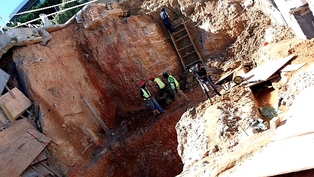 Conceptial Works crew on a hillside bulk excavation in Cape Town